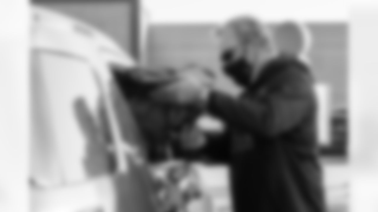 0045_Texans-USOThanksgiving_111920_MCW