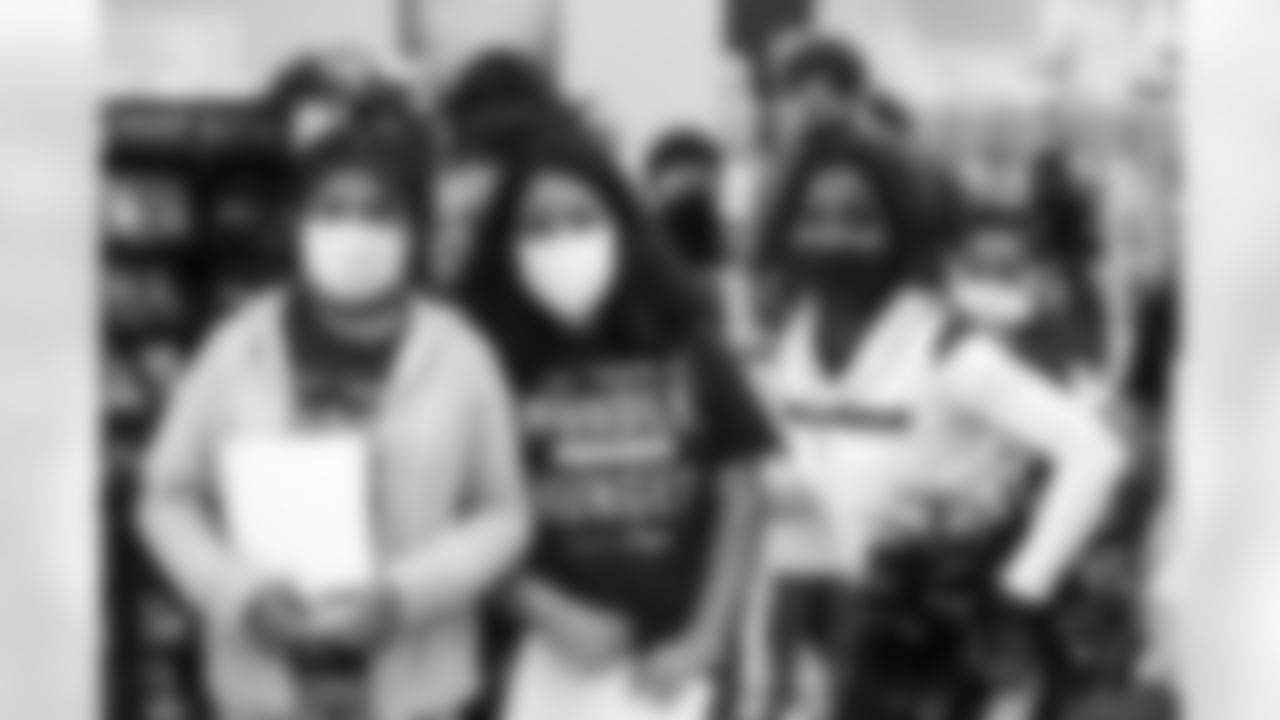 An image from the May 18, 2021 CD Huddle Against Hunger Kroger event in Houston, TX.