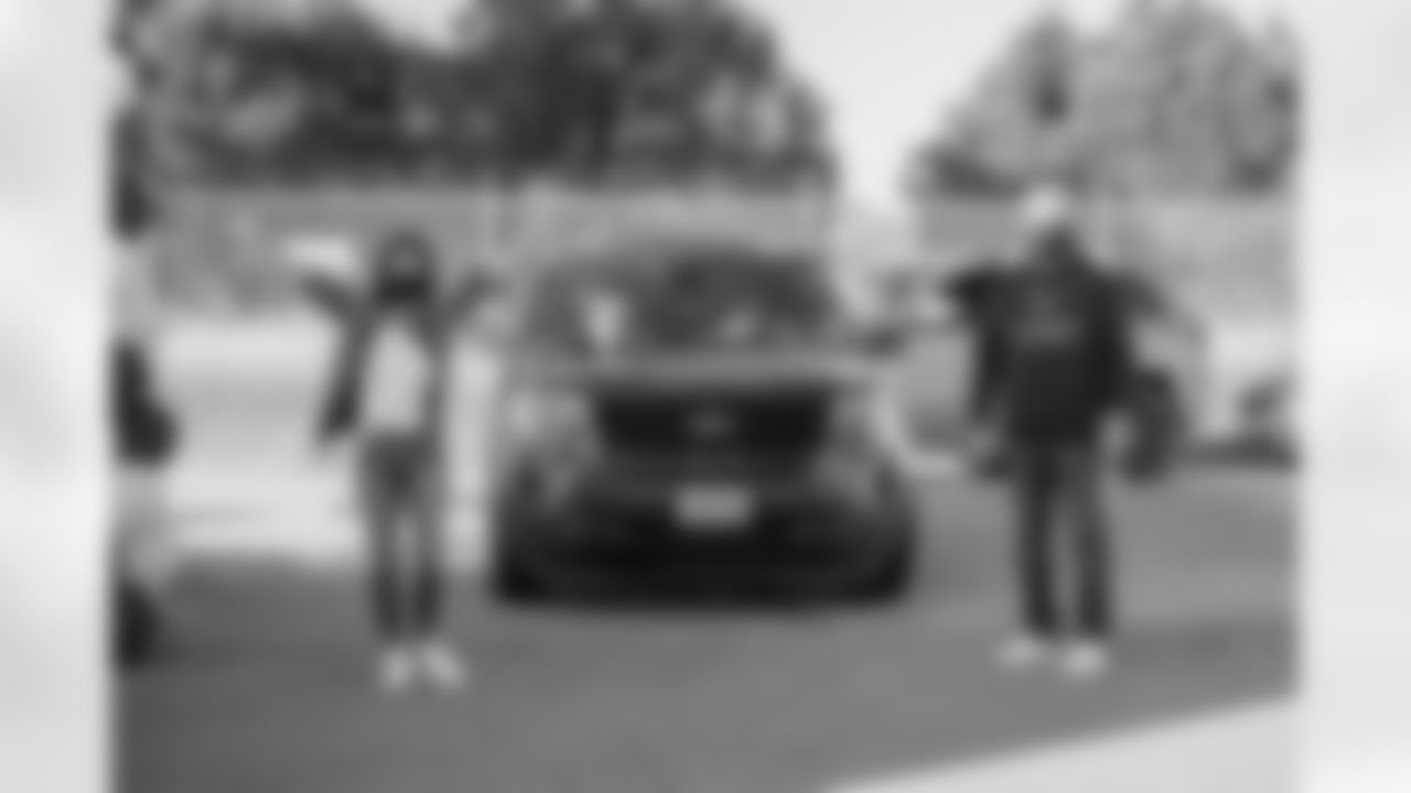 0012_TexansUSOThanksgiving_111920_MCW