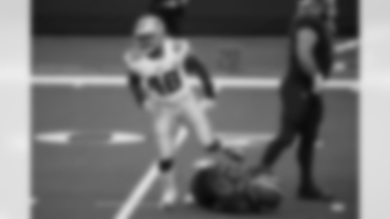 LB, Joe Thomas