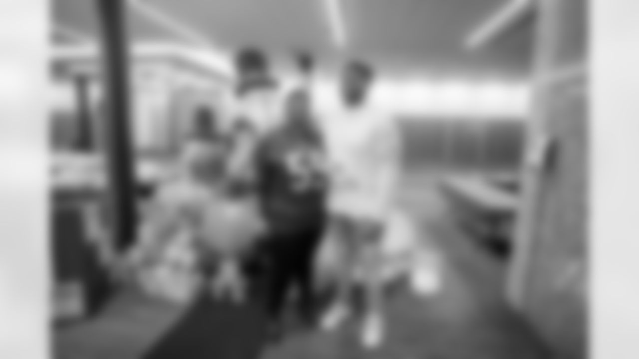 2022_1121_CD_KenyonGreenTurkeyGivaway_0019