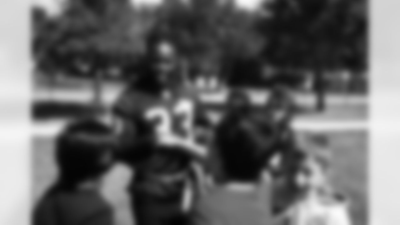 2022_1018_CD_FlagInSchools_0082