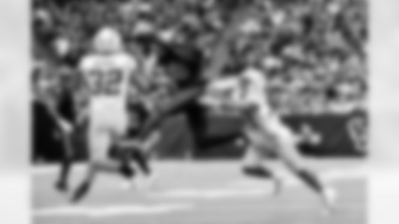 An image from the regular season week 16 game against the Los Angeles Chargers at NRG Stadium in Houston, TX on Dec. 26, 2021.