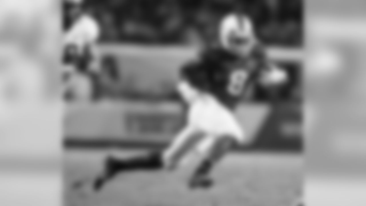 Combine Update: Only ran the 40 and jumped...ran 4.54 in the 40, 33.5" vertical and 10'1" broad jump...solid numbers...position drills were no match for his start and stop quickness...workout was pretty much as expected...Report: When he went down in 2013, Miami cratered…burst and explosiveness are the hallmarks to his game…toughness to run between the tackles…fumbles too much, in fact, he was demoted during practice…had a fumble to end the Independence Bowl…averaged over six yards a carry…runs behind his pads…ran back kicks…hasn't been asked to be a factor in the passing game