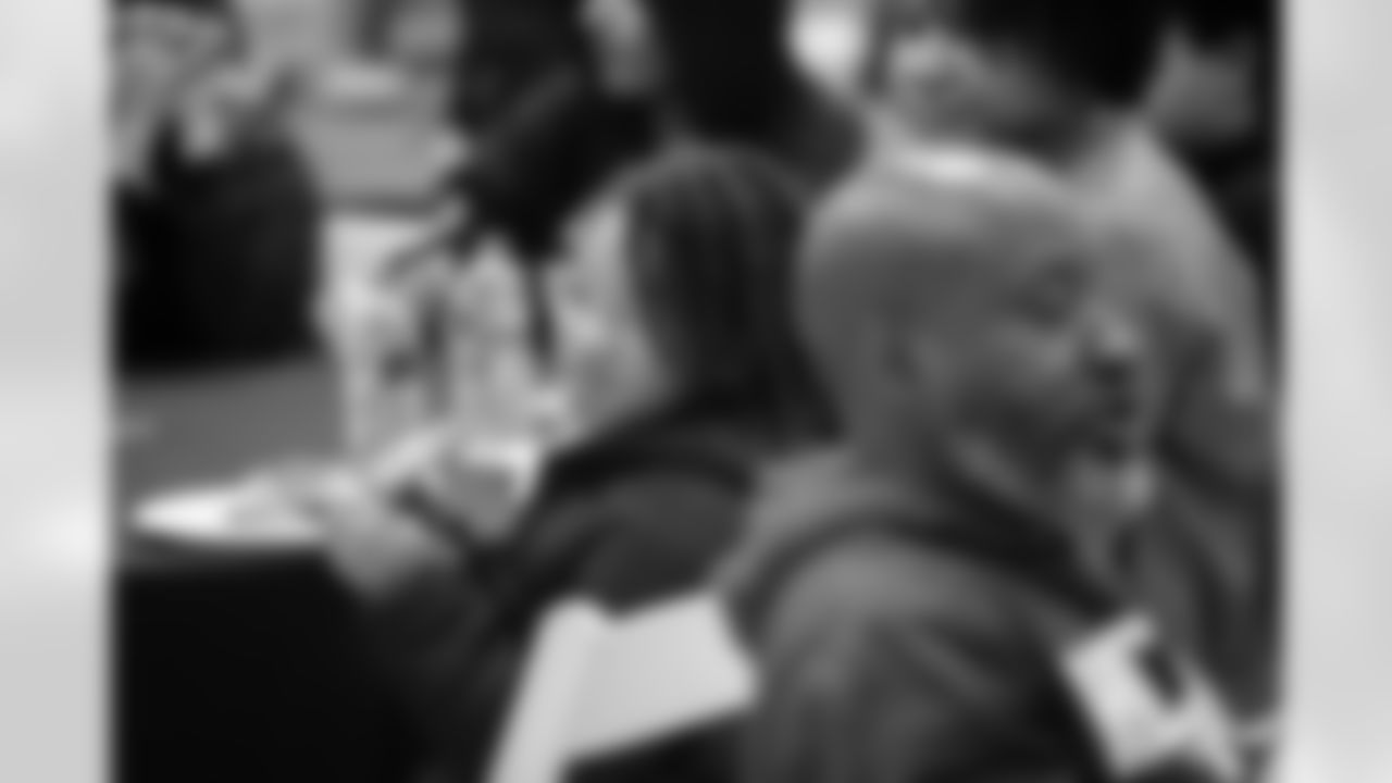 2022_1114_CorporateDevelopment_FamilyFinancialLiteracyNight_0033