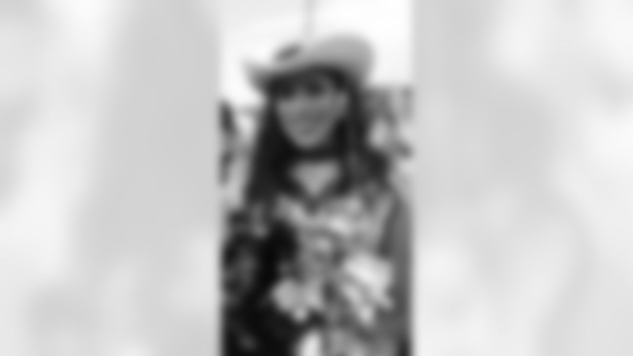 HTC Victoria M - Lake Travis High School Dance