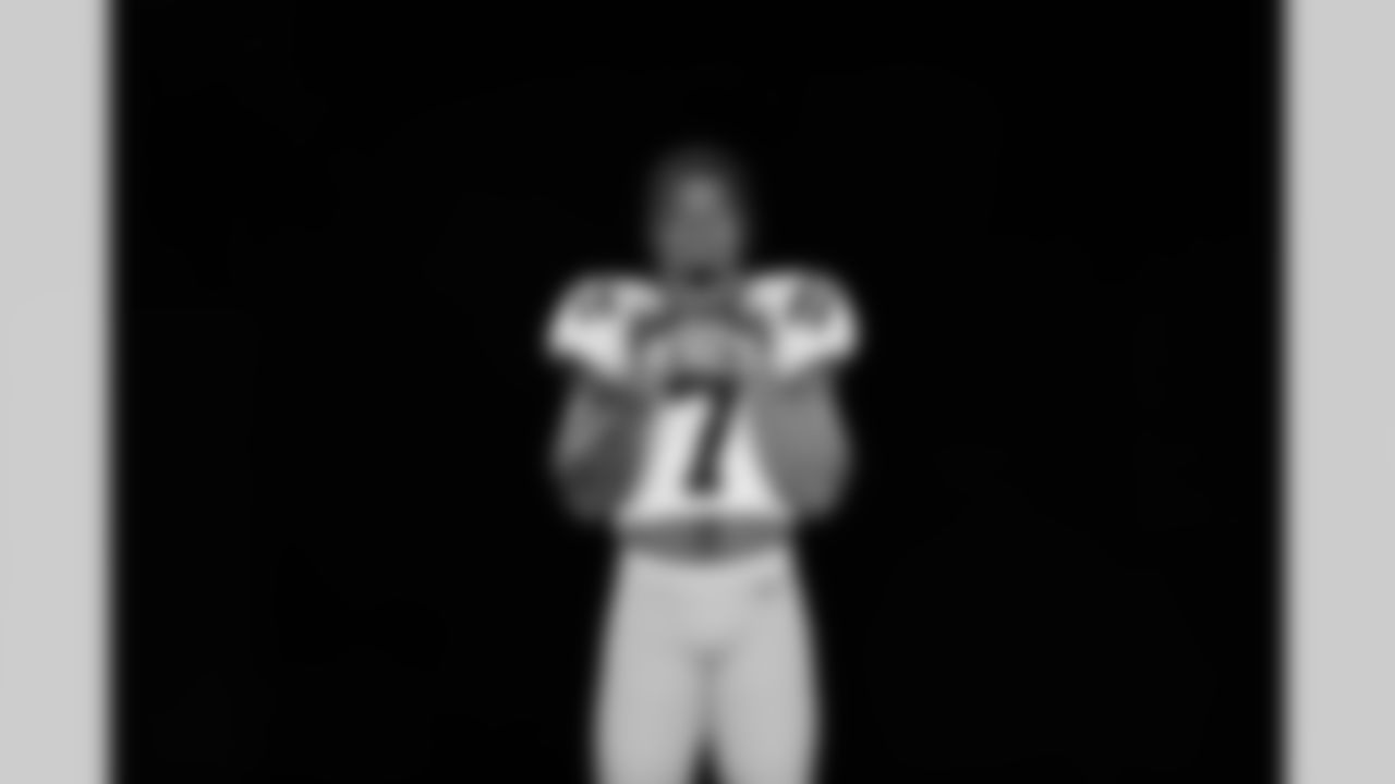 Football Photo Shoot
Photo by: Jacob Reeder