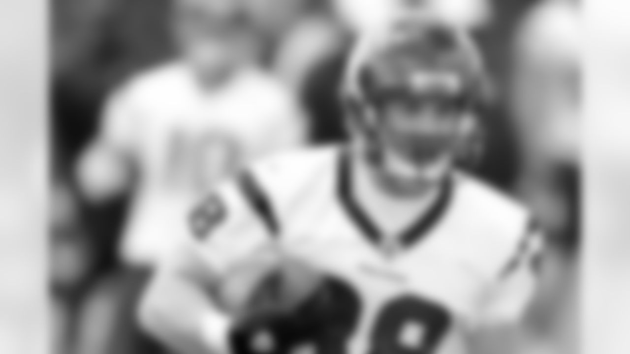 Tight end Garrett Graham