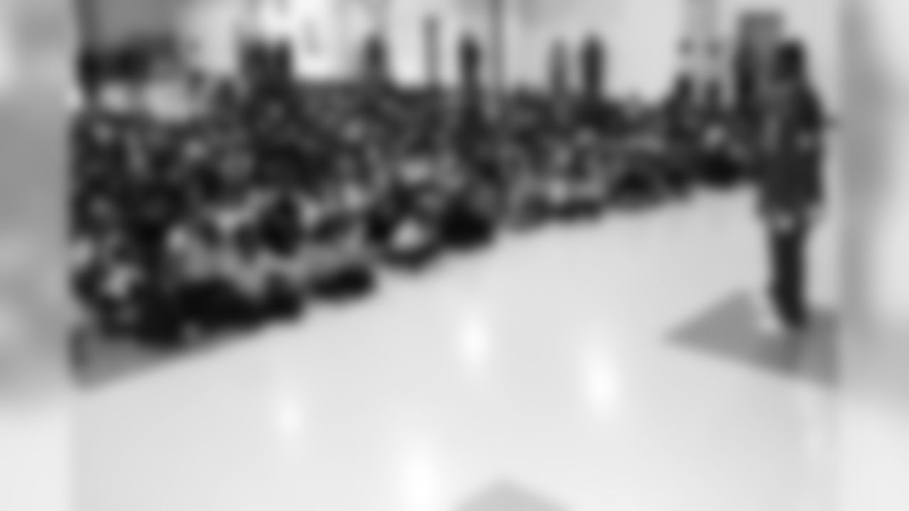 'Dre adopts elementary school