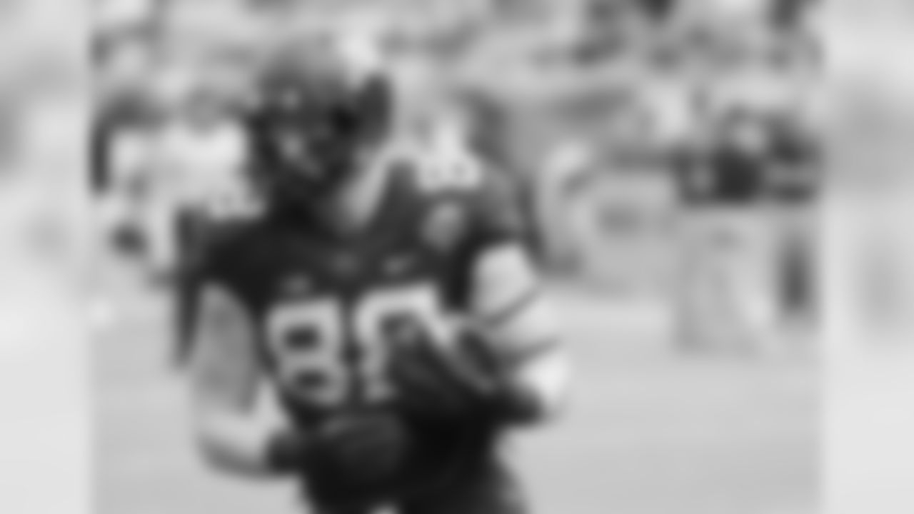 Combine Update: Started the week winning the press conference...ran 4.78 in the 40 and had a 34.5" vertical...so effortless catching the football in all TE position specific drills...some will question his 17 reps on bench...Report: Arguably, best tight end in this class…smart move to come out now and capitalize on void at this position…athletic with the ball in his hands…solid competitor as an in-line blocker…love his ability to get open at nearly every level