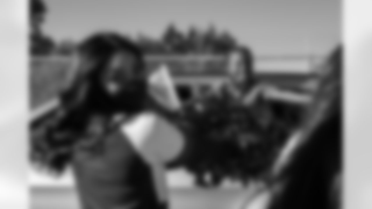 0015_Texans-USOThanksgiving_111920_MCW