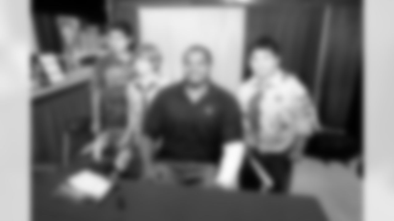 Pitts visits Boy Scouts fair