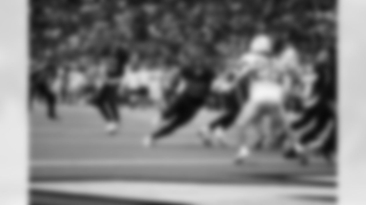 An image from the regular season week 16 game against the Los Angeles Chargers at NRG Stadium in Houston, TX on Dec. 26, 2021.