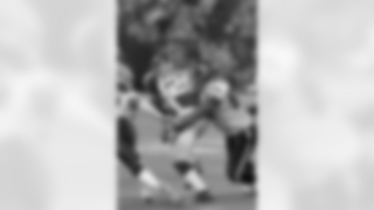 Weaver_tackle