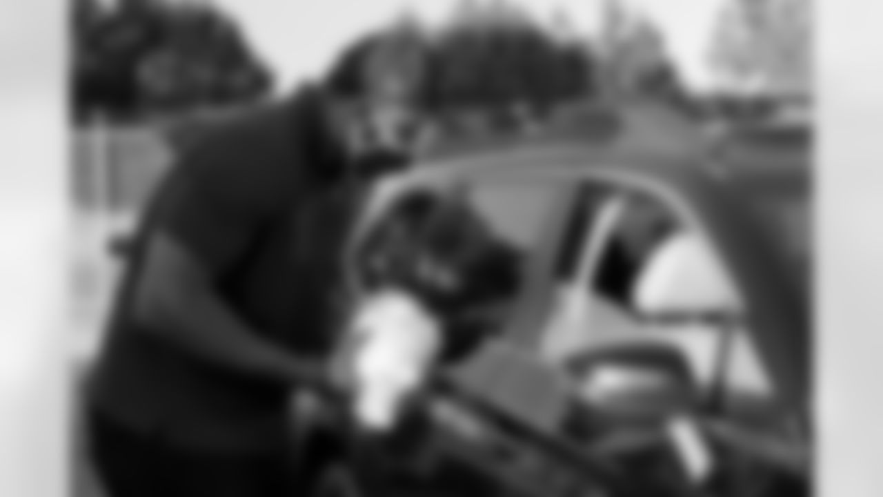 0049_TexansUSOThanksgiving_111920_MCW