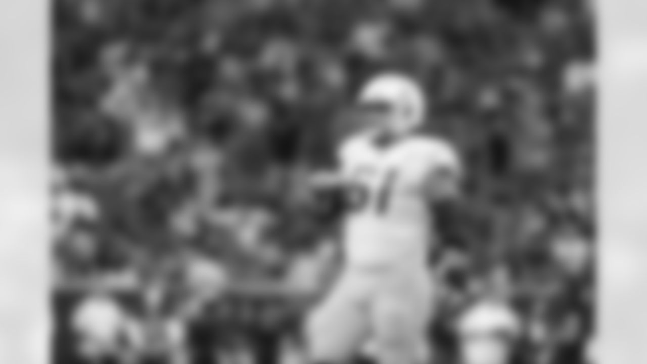 OL, Scott Quessenberry, #54 (AP Photo/Matt Patterson)
