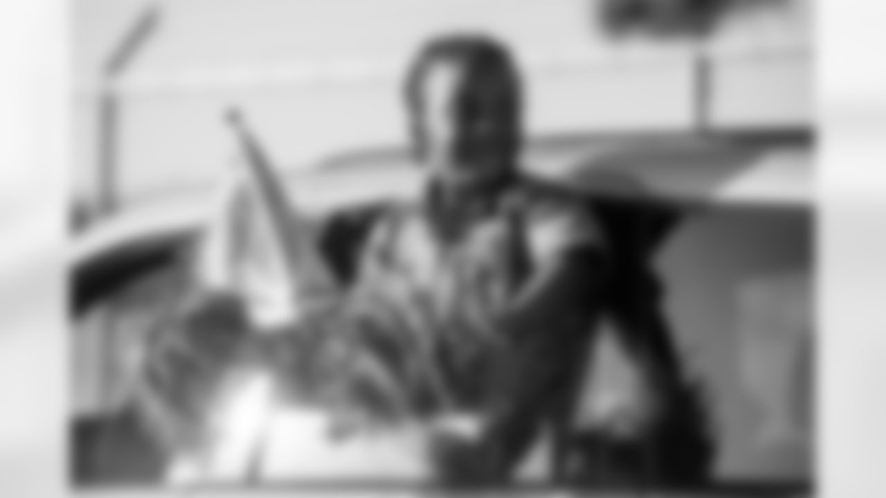 0020_Texans-USOThanksgiving_111920_MCW