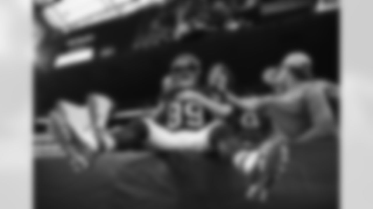 An image from the regular season week 18 game between the Houston Texans and the Tennessee Titans at NRG Stadium in Houston, TX, on Jan 9, 2022.