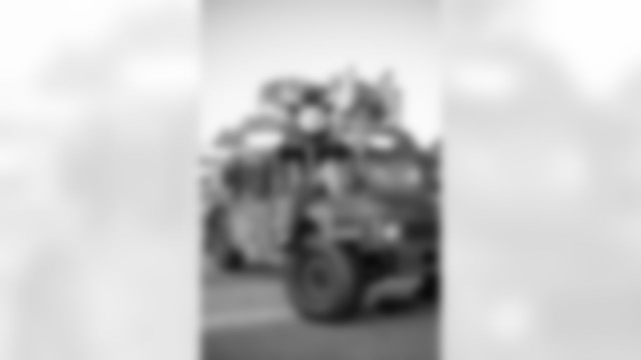 0146_Texans-USOThanksgiving_111920_MCW