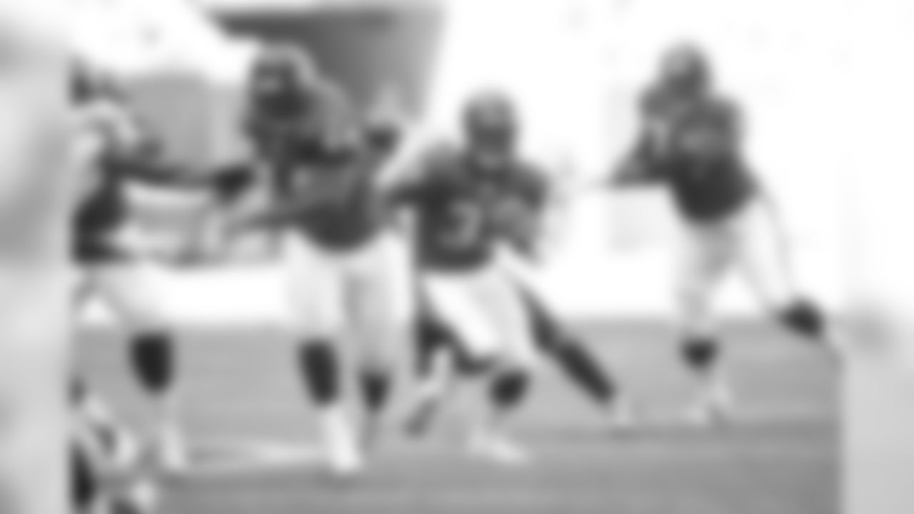 Walker runs Leach blocks 2