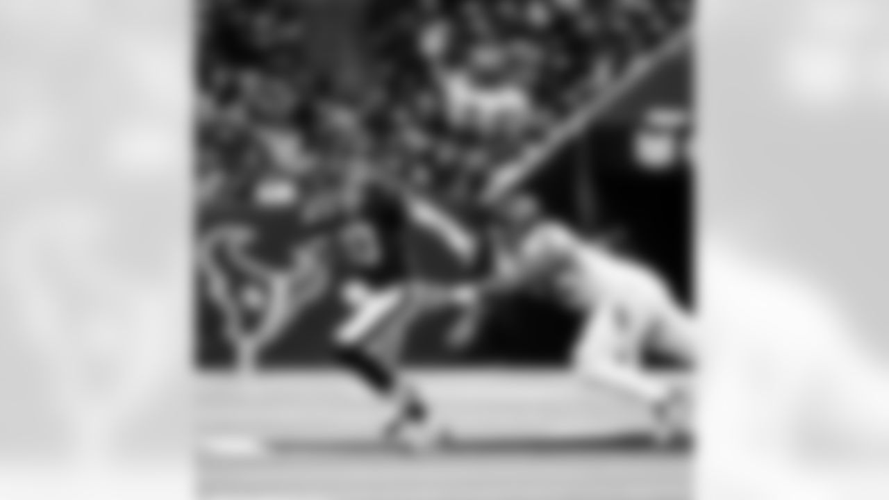 An image from the regular season week 18 game between the Houston Texans and the Tennessee Titans at NRG Stadium in Houston, TX, on Jan 9, 2022.