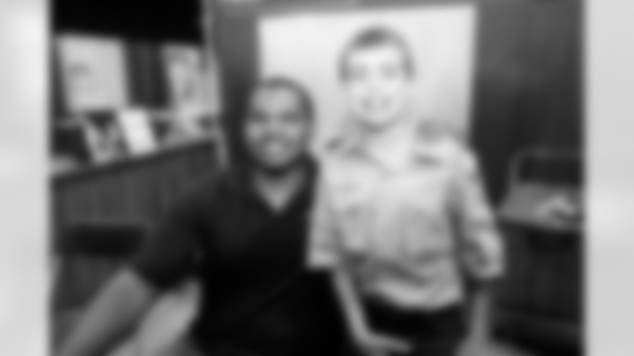 Pitts visits Boy Scouts fair