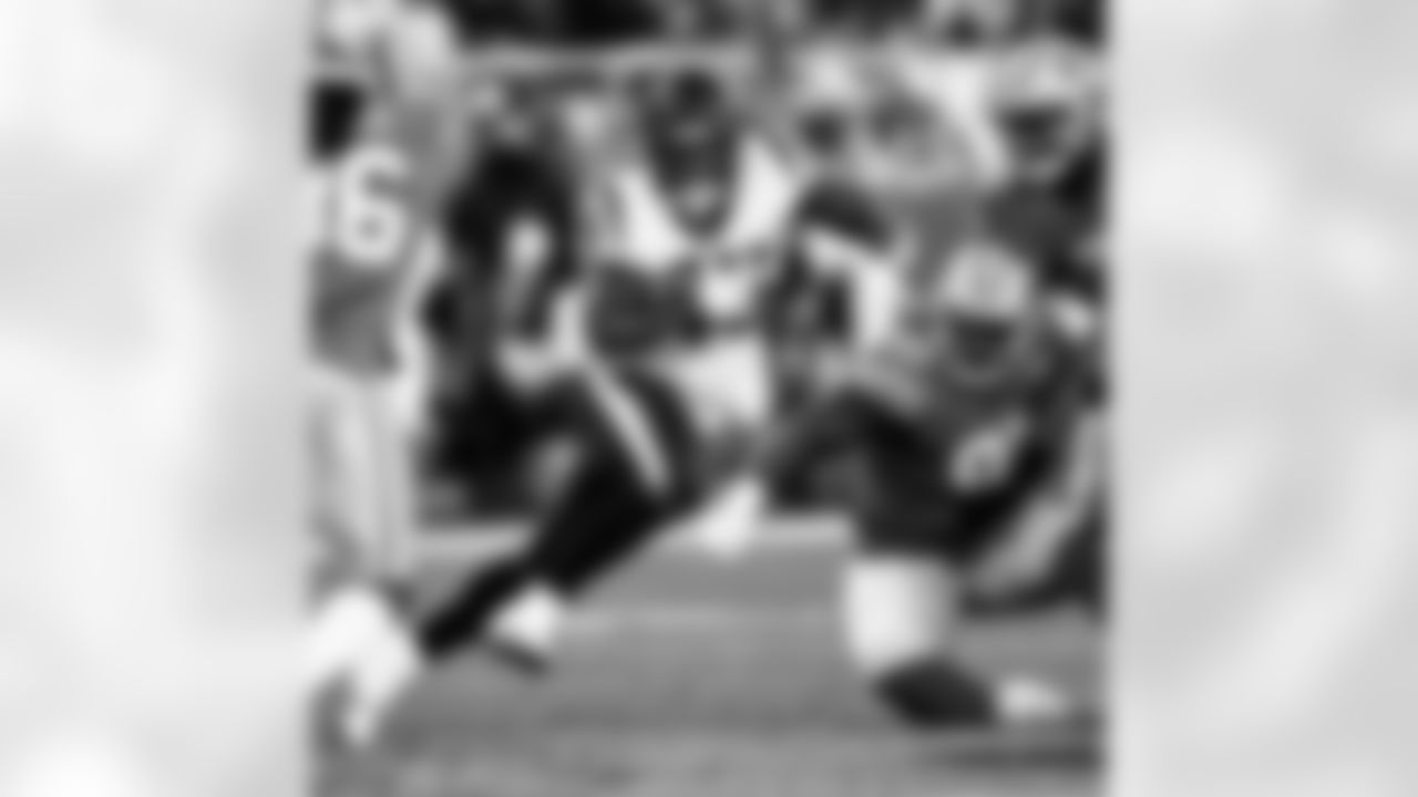 An image from the regular season week 17 game between the Houston Texans and the San Francisco 49ers at Levi's Stadium in San Francisco, CA, on Jan 2, 2022.