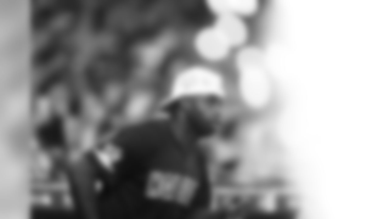 2019_0504_CD_CharitySoftball_0665
