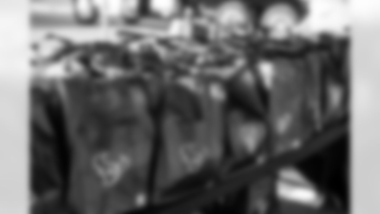 0003_Texans-USOThanksgiving_111920_MCW