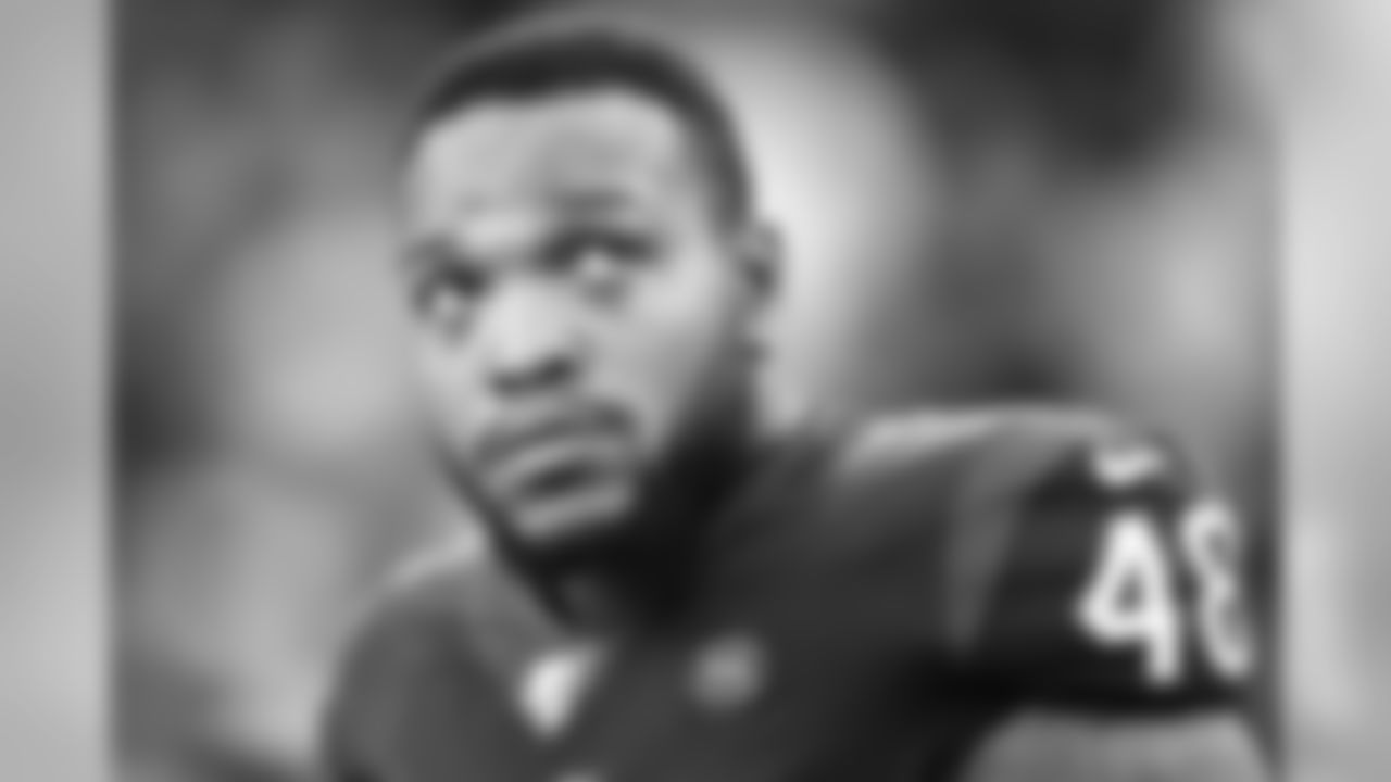 OLB, Davin Bellamy, 48