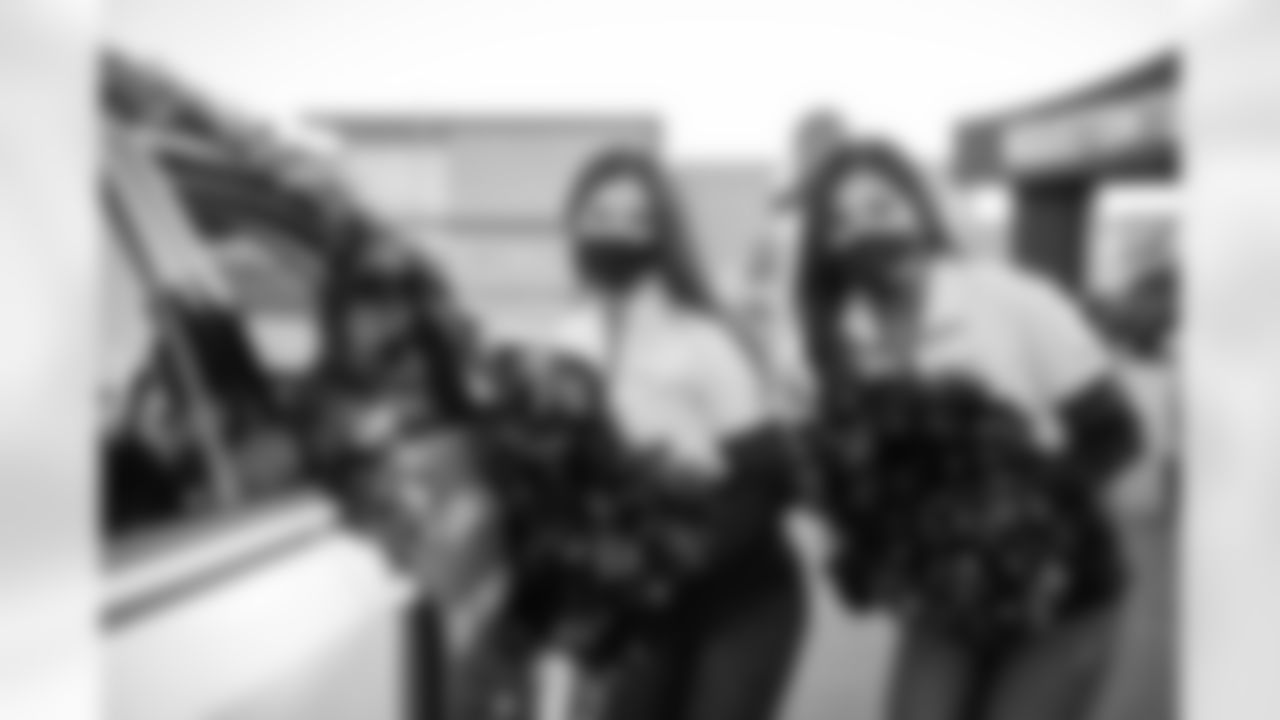 0190_Texans-USOThanksgiving_111920_MCW