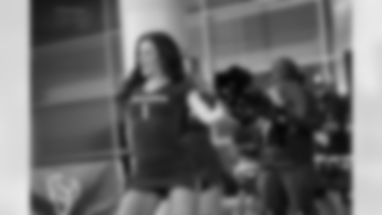2022_1103_Eagles_Home_0183