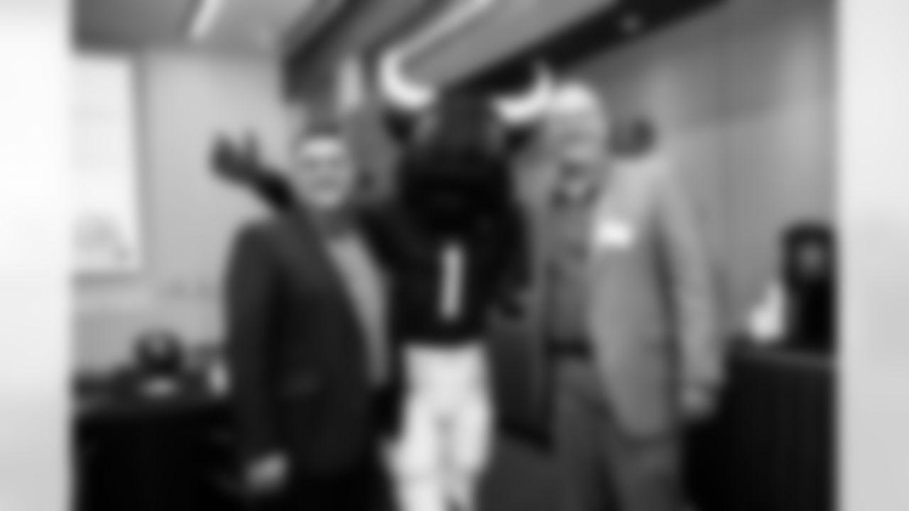 An image from the Houston Texans and Amegy Bank Small Business Boost Presentation at Amegy Bank Tower in Houston, TX, on March 11, 2022.