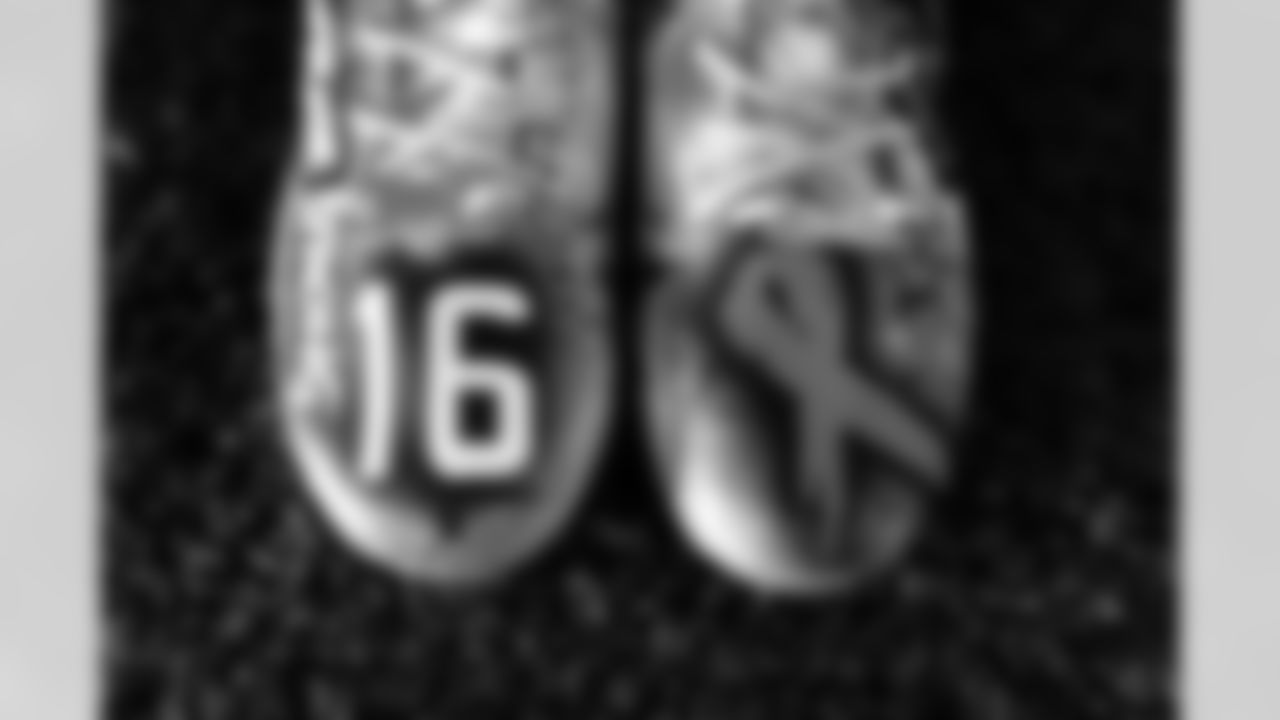 WR Davion Davis