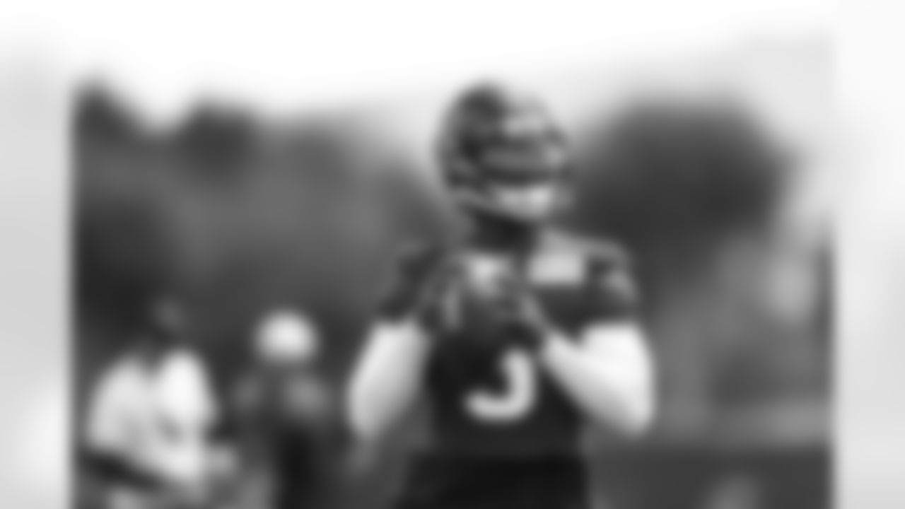 2021_0826_TrainingCamp_Practice22_edits_0019