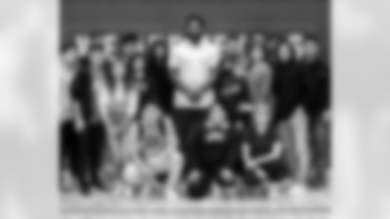 2022_1114_CorporateDevelopment_FamilyFinancialLiteracyNight_0084