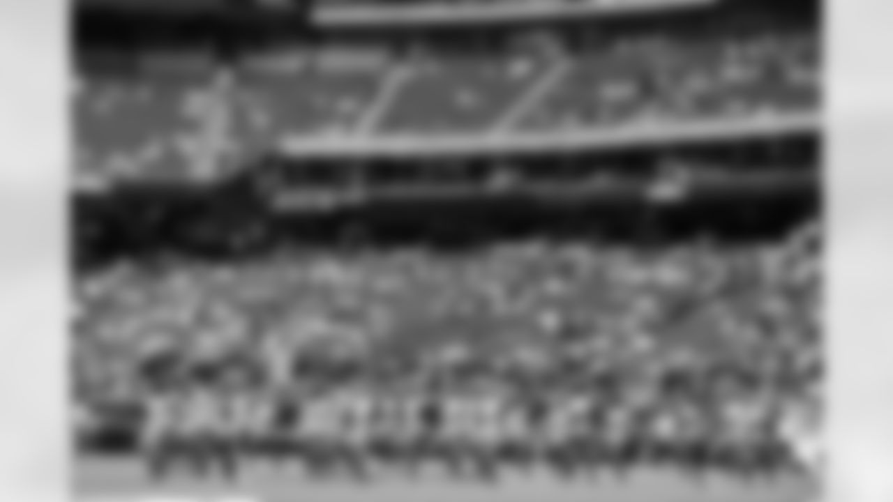 20230818G2679LR - Teoscar Hernandez #35 of the Seattle Mariners walks off