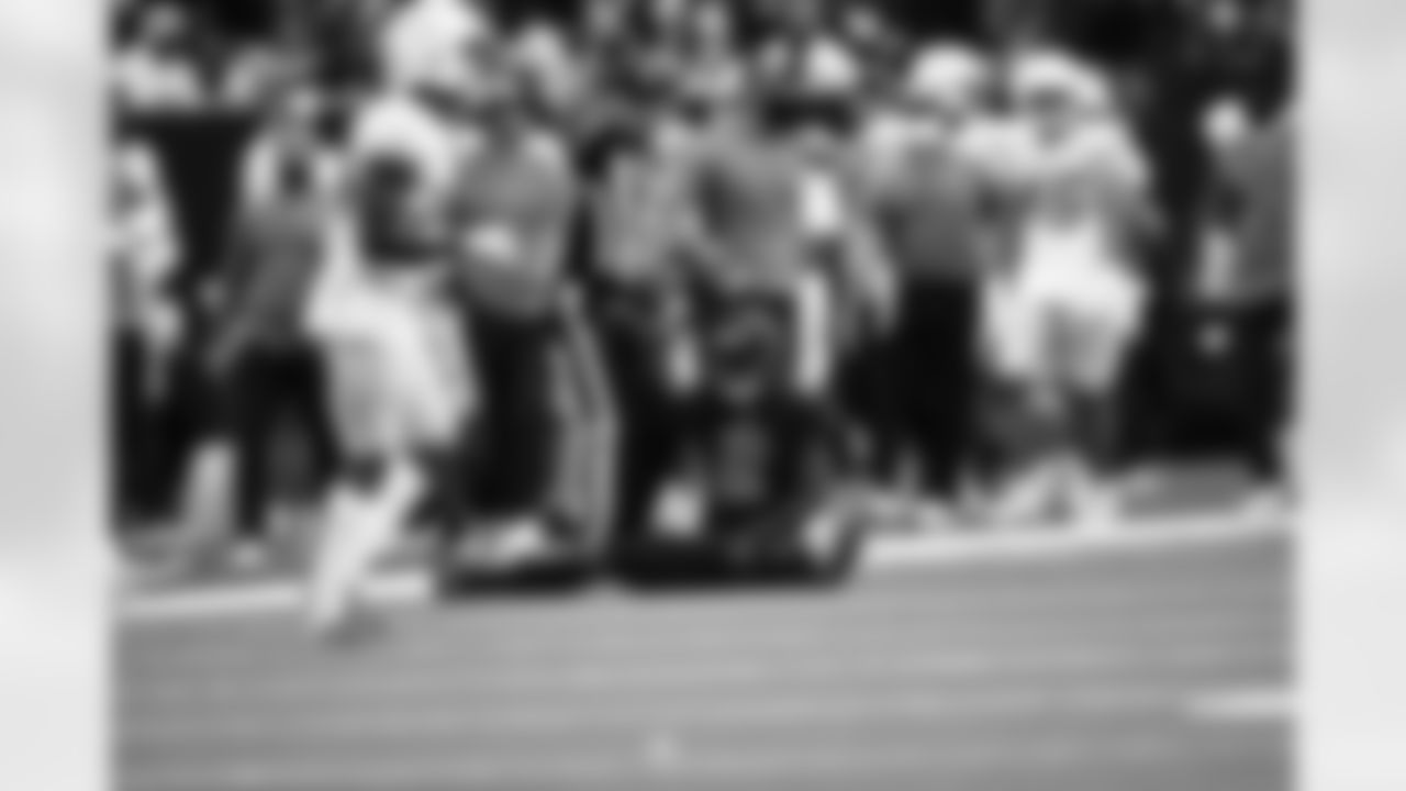 An image from the regular season week 16 game against the Los Angeles Chargers at NRG Stadium in Houston, TX on Dec. 26, 2021.