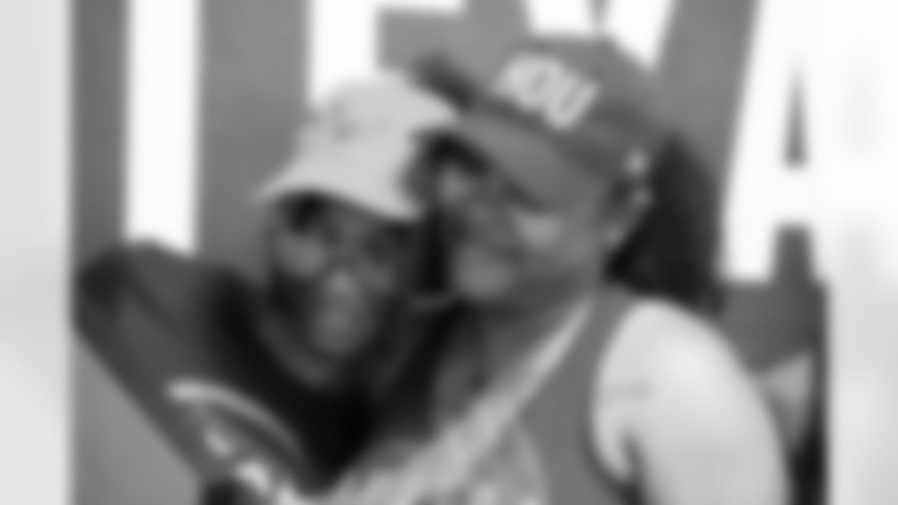 2022_0502_CorporateDevelopment_KrogerMothersDayBCG_56