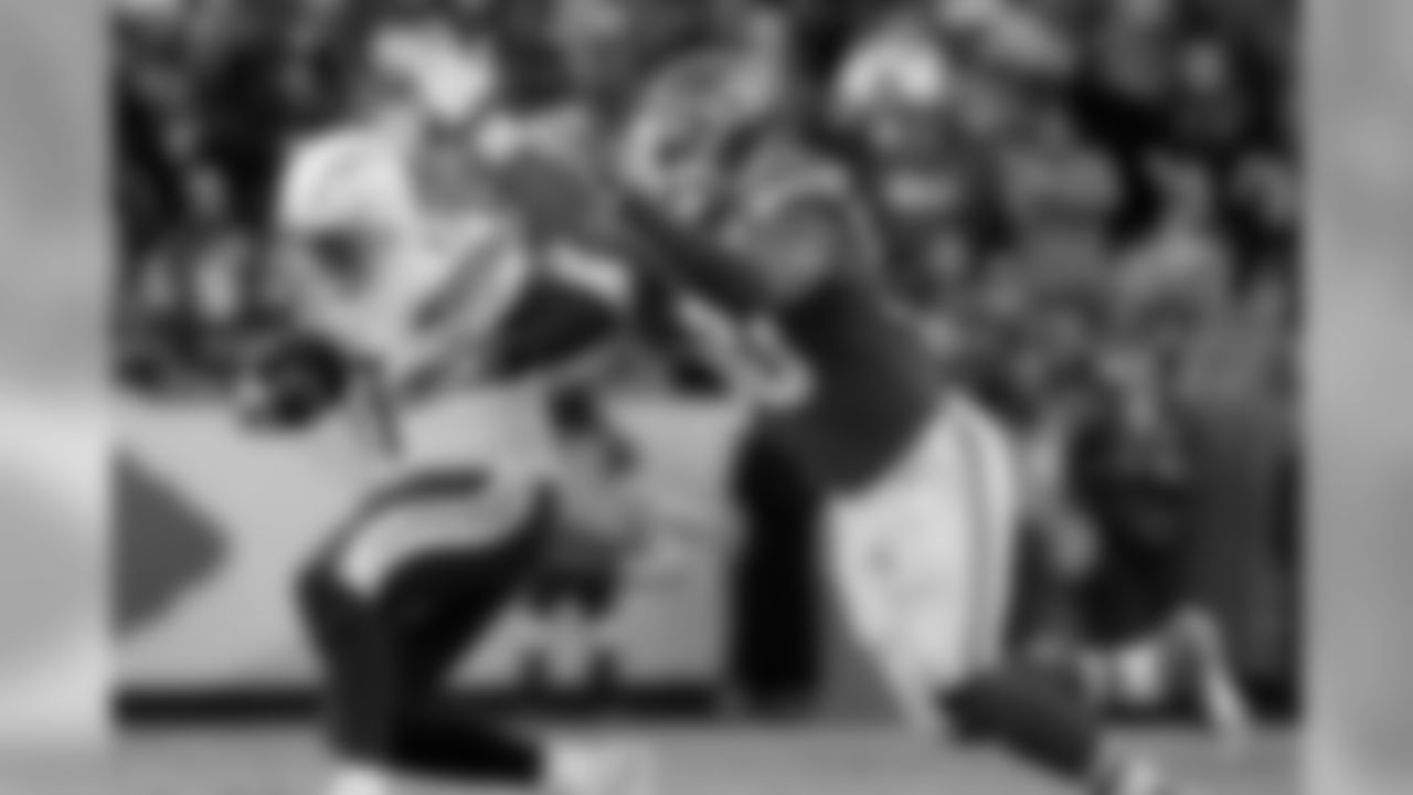 Week 1 (Home) - Quick...who led the league in sacks in 2014? Bunch of you said J.J. Watt, right? Unfortunately, you're wrong, because it was Houston who had 22 sacks in 2014.
Key Stat: Houston doubled his sack output, as he had 22 sacks in 2014 after 11 in 2013.