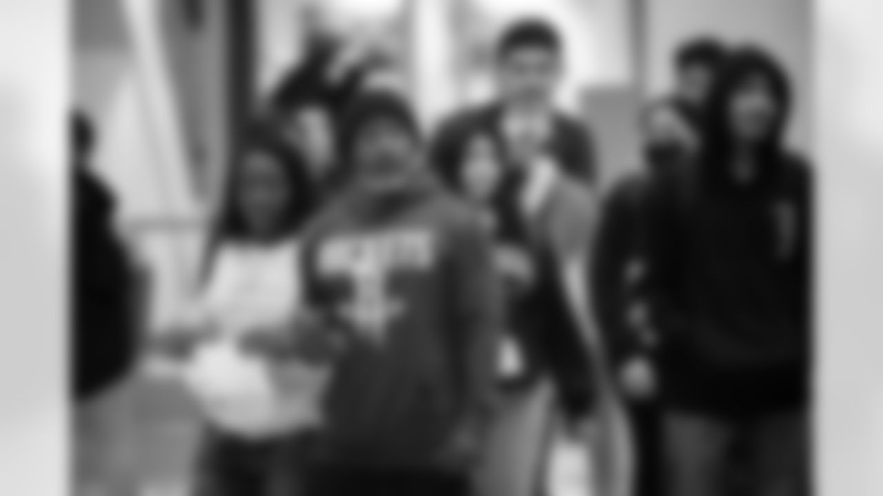 2022_1114_CorporateDevelopment_FamilyFinancialLiteracyNight_0022