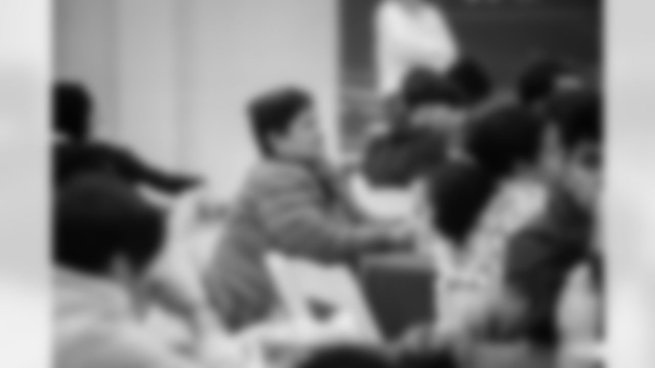 2022_1114_CorporateDevelopment_FamilyFinancialLiteracyNight_0073