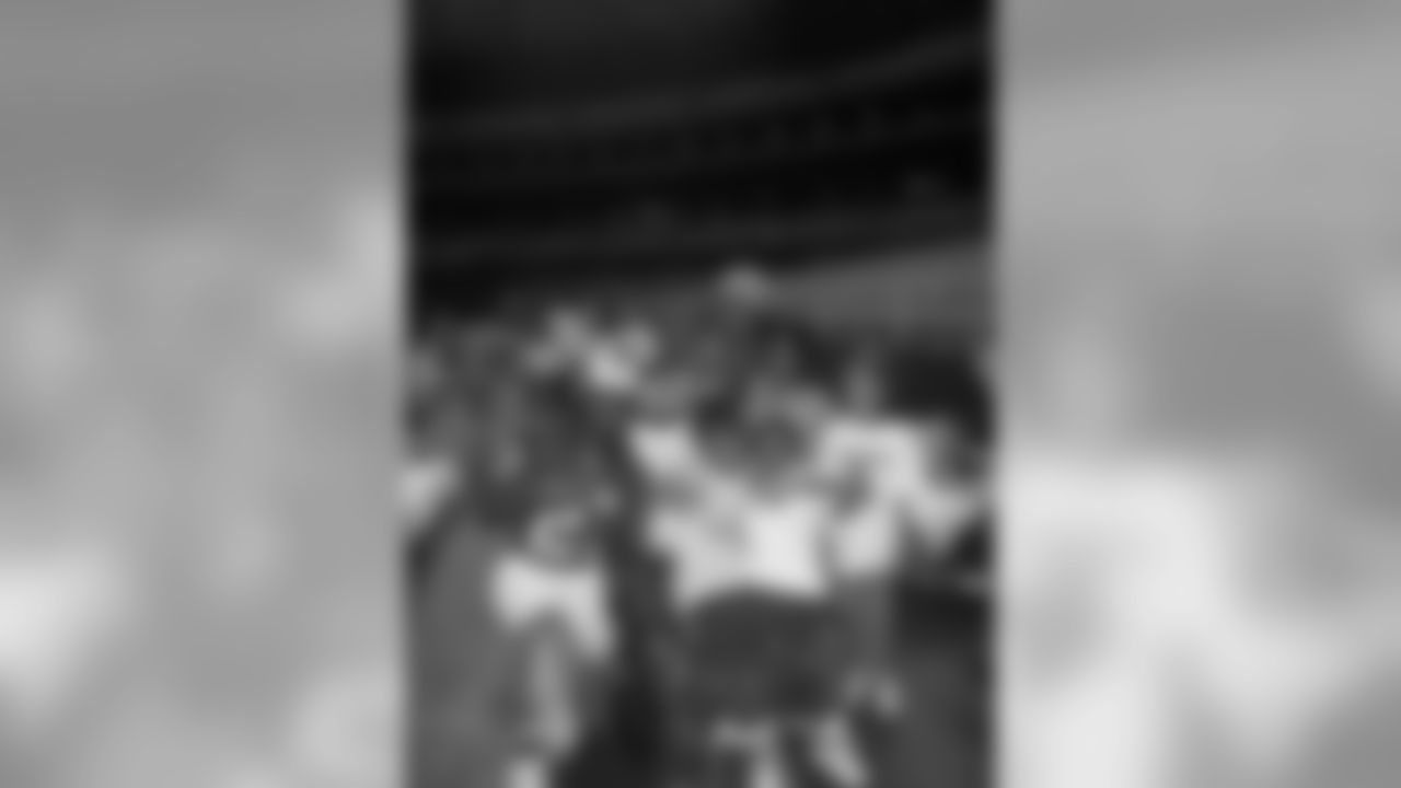 2005 Astrodome-Katrine Evacuees Visit 009