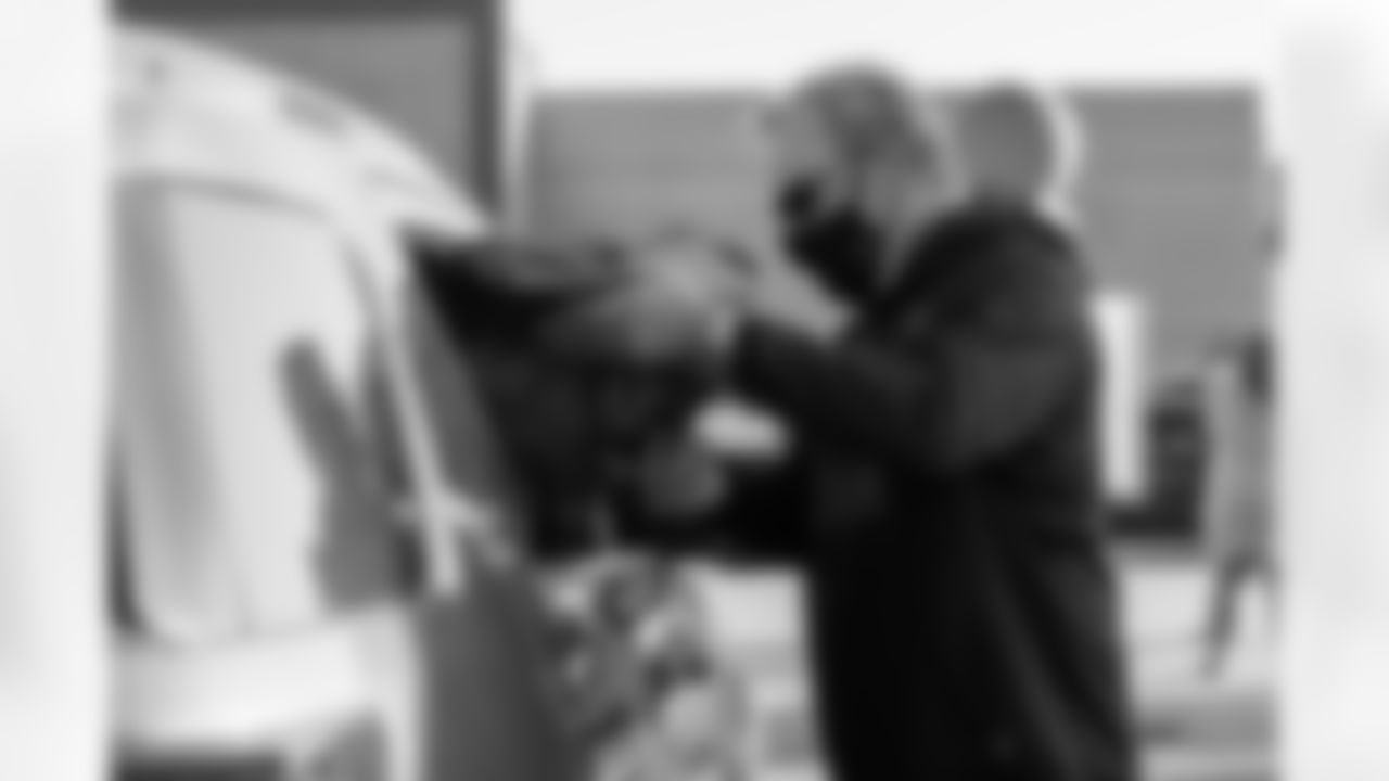 0014_TexansUSOThanksgiving_111920_MCW