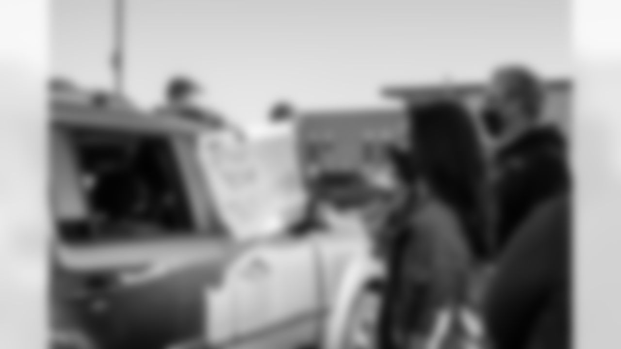 0033_TexansUSOThanksgiving_111920_MCW