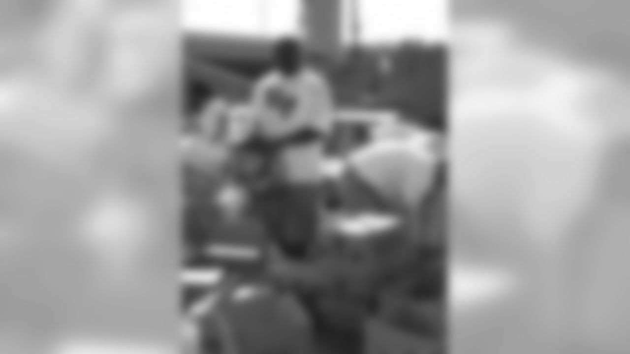 Hurricane Ike Relief 057