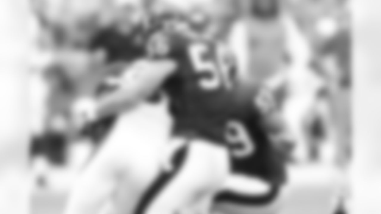 LB Brian Cushing (56)