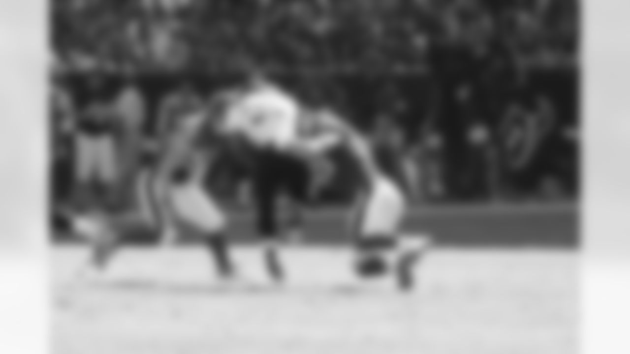 Barwin Cushing tackle_BB17349