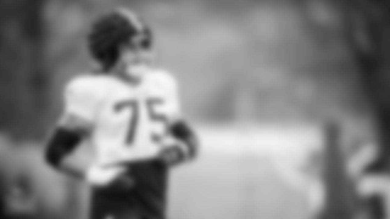 Offensive lineman Dillon Radunz #75 of the Tennessee Titans during practice at Ascension Saint Thomas Sports Park on November 23, 2022 in Nashville, TN. Photo By Donald Page/Tennessee Titans