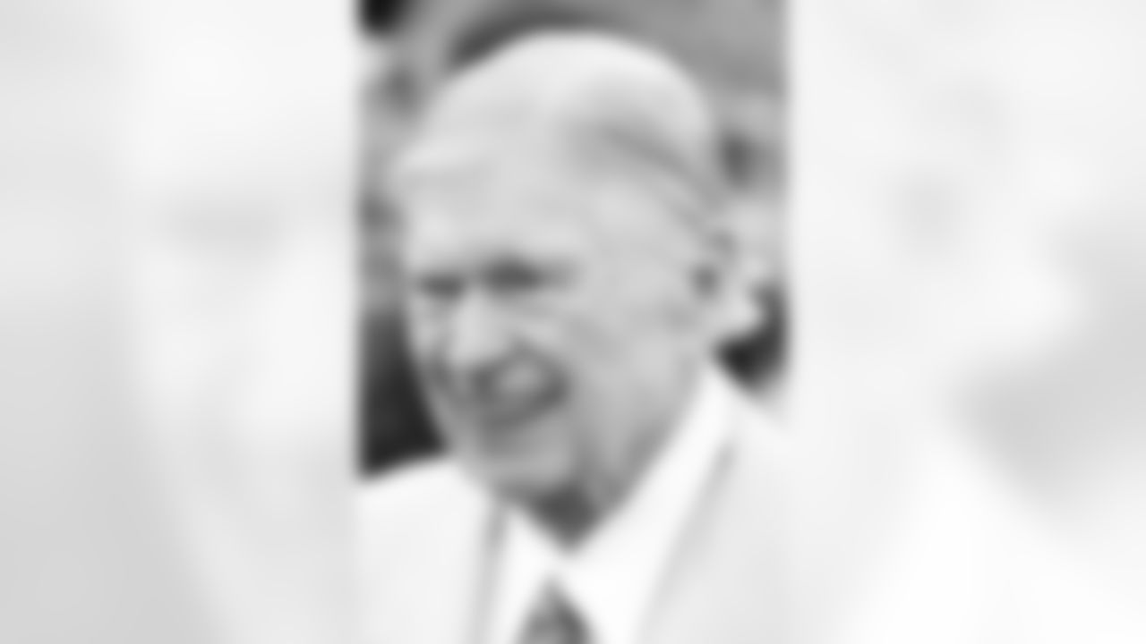 Tennessee Titans owner Bud Adams is shown before the start of an NFL football game against the Arizona Cardinals on Sunday, Nov. 29, 2009 in Nashville, Tenn. (AP Photo/Wade Payne)